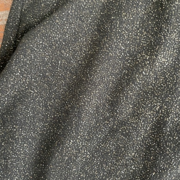 XS Gold & Black Hollister leggings - Picture 2 of 4